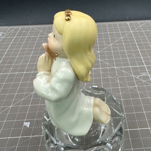 Lenox Praying Girl Figurine w/ Bunny Bedtime Prayer Porcelain - Picture 3 of 6